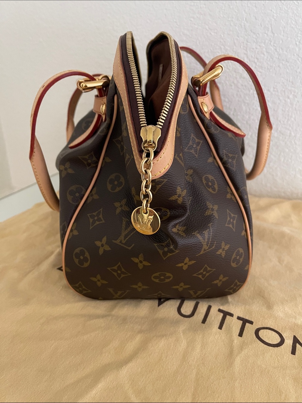 LOUIS VUITTON TIVOLI GM BAG
AUTHENTIC - Picture 9 of 17